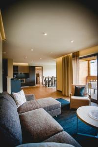 Three-Bedroom Suite with Mountain View