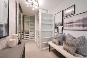 Boutique Designer Apartment with Balcony-2 bedroom