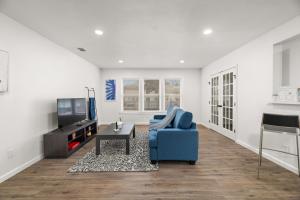 2 Bed 1 Bath Condos near Lakewood