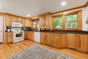 Torch Lake House Central Lake