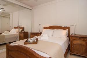 Elegância Clássica 100m da Praia na Rua 3700 P1397