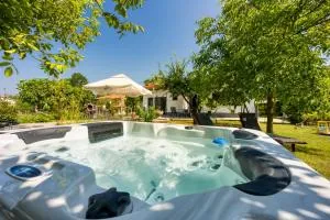 Lovely Cottage with Jacuzzi - Mali Turini