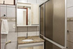 Apto para 6 com vista do mar em Meia Praia P2618