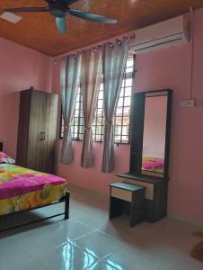 Nik Homestay