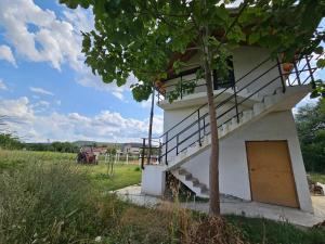 Конна база Югла