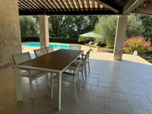 Villas L-Oliveda - completement climatisee, piscine, calme, proche commerce et lac, ski a 45min : photos des chambres