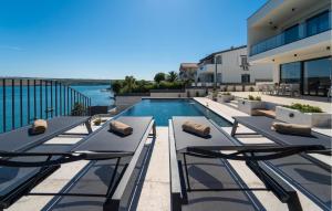 Gorgeous Home In Posedarje With Sauna 