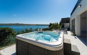 Gorgeous Home In Posedarje With Sauna 