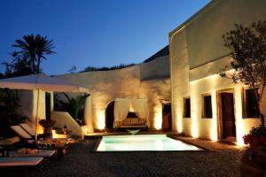Santorini Heritage Mansion Sophia Megalochori