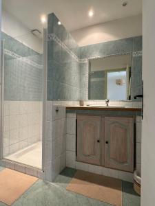 Villas L-Oliveda - completement climatisee, piscine, calme, proche commerce et lac, ski a 45min : photos des chambres