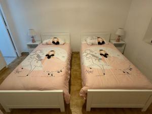 Villas L-Oliveda - completement climatisee, piscine, calme, proche commerce et lac, ski a 45min : photos des chambres