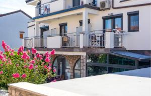 1 Bedroom Nice Apartment In Bogovici