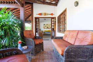 Casa para 14 com piscina privativa perto da Praia de Manguinhos