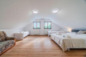 Green Oasis Estate with Private Pool and Backyard near Zagreb