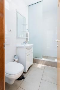 AIFEN Aparthotel - Apartamente pentru Toata Familia În Eforie Nord - cu Gradină Proprie, la 2 Pași de Plajă