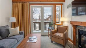 1216 - Studio- Lodge At Spruce Peak Ski in Ski Out - Stowe Mt Resort - Ski in Ski out - Sleeps 4