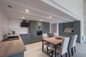 Maisons de vacances Maison en pierre renovee : photos des chambres