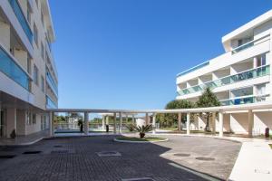 Apartamento com Vista Mar e Acesso a Praia YY4578