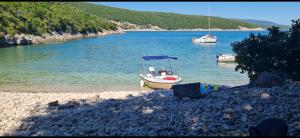 Vikendica u Istri u Peruškom 200 m od mora