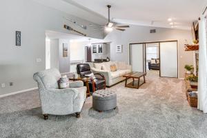 Marina Villa Condo at Lake Keowee with Fireplace