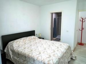 COMFORTABLE APARTMENT ON THE 1st SEA LINE IN THE SOUTH OF TENERIFE