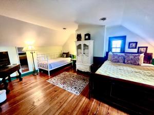 Queen Room room in Old Brick Inn