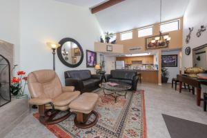 Charming Foothills Condo