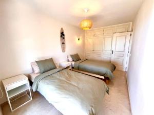 Sea view duplex private jacuzzi, garden, terras and shared pool