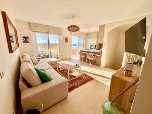 Sea view duplex private jacuzzi, garden, terras and shared pool