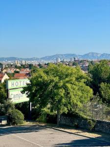 Hotels Campanile Marseille Saint Antoine : photos des chambres