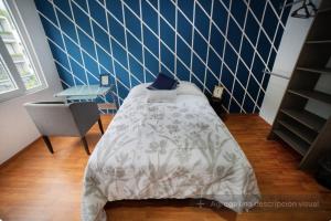 Gold 7 Cama Matrimonial y Baño Compartido