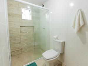 Casa para até 10 pessoas com churrasqueira QF1846