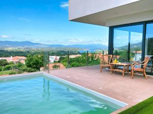 Villa Amores Riverview - Your Scenic Getaway - uChill