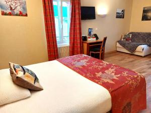 Hotels Logis Hotel & Restaurant des Lacs : Chambre Triple Confort