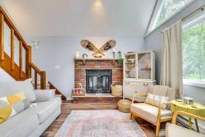 15 Mi to Ski Resort Home with Fire Pit in Tobyhanna - Lehigh