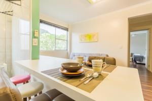 Conforto na Via Gastronômica de Coqueiros YB3073