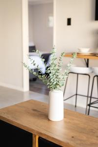 Ocean Whisper Unit 79