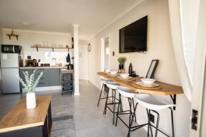 Ocean Whisper Unit 79