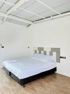 Megun Room 10 XL & Netflix premium - Ban Bang Bamru