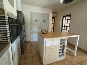 Villas L-Oliveda - completement climatisee, piscine, calme, proche commerce et lac, ski a 45min : photos des chambres