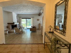 Villas L-Oliveda - completement climatisee, piscine, calme, proche commerce et lac, ski a 45min : photos des chambres