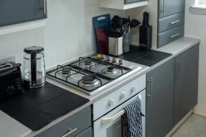 2 Bedroom Beautiful Apartment in Motherwell