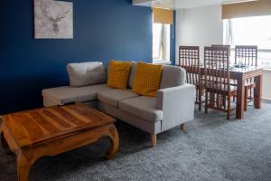 2 Bedroom Beautiful Apartment in Motherwell