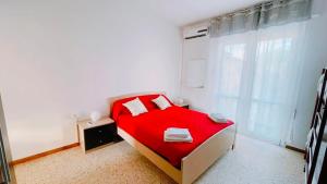 APPARTAMENTO ROSSO - OVER THE RAINBOW APARTMENTS - LIDO di JESOLO -check in and check out on Saturday
