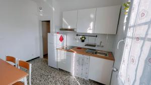 APPARTAMENTO ROSSO - OVER THE RAINBOW APARTMENTS - LIDO di JESOLO -check in and check out on Saturday