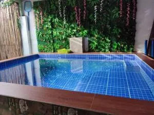 Green home Pool Villa - Fort Stotsenburg