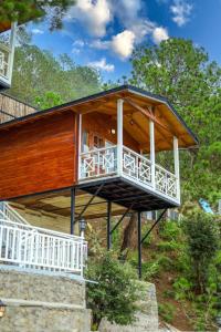 Koro Treehouse Resort Luxury Wooden Cottages and Villas with Private Pool