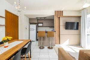 Apto em cond. cpiscina a 5min da praia MAR202