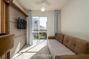 Apto em cond. cpiscina a 5min da praia MAR202