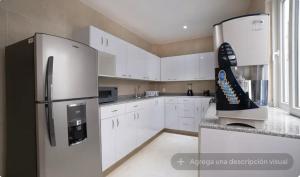 Gold 8 Cama Matrimonial y Baño Compartido